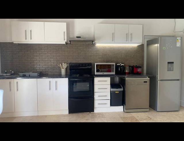 1 BEDROOM PROPERTY TO RENT IN CONSTANTIA